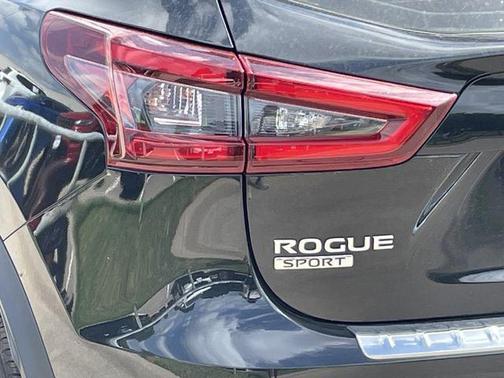 Magnetic Black Pearl 2020 Nissan Rogue Sport S