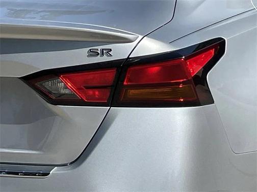 2020 Nissan Altima SR FWD