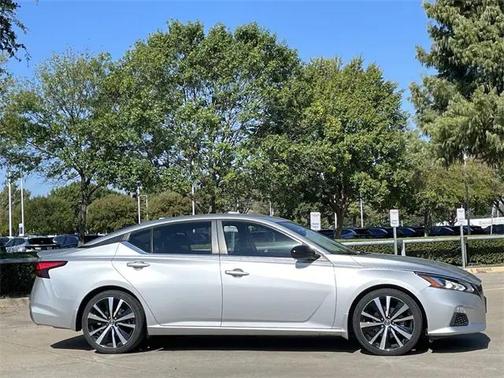 2020 Nissan Altima SR FWD
