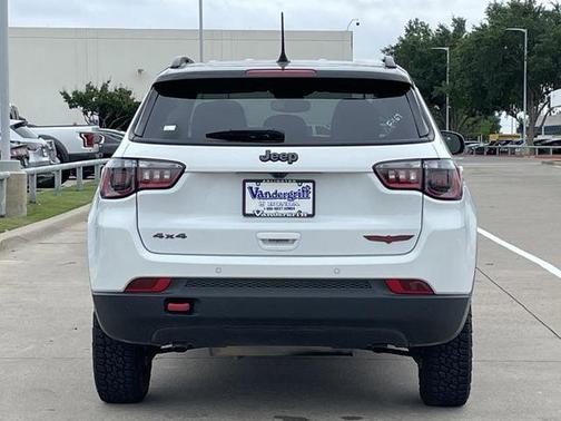 Bright White Clearcoat 2025 Jeep Compass Trailhawk