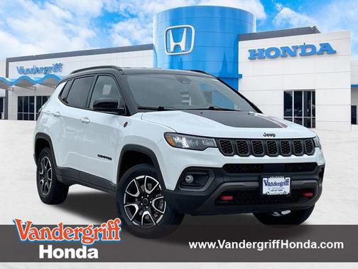 Bright White Clearcoat 2025 Jeep Compass Trailhawk