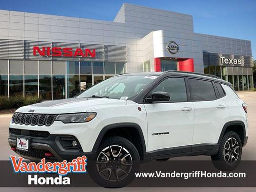 Bright White Clearcoat 2025 Jeep Compass Trailhawk