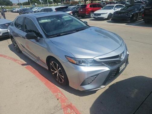 2020 Toyota Camry SE