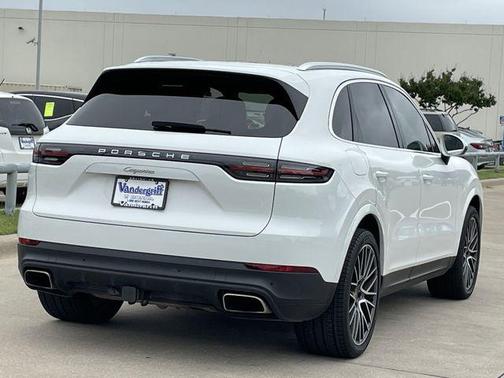 White 2021 Porsche Cayenne Cayenne