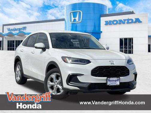 Platinum White Pearl 2025 Honda HR-V LX