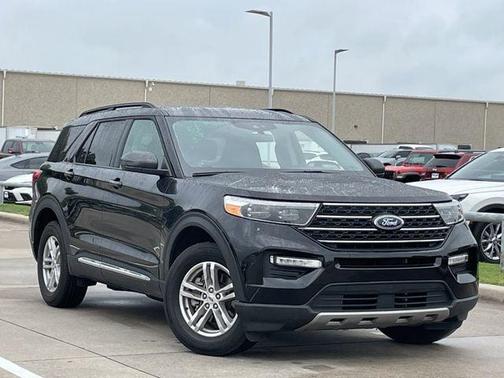 Agate Black Metallic 2022 Ford Explorer XLT