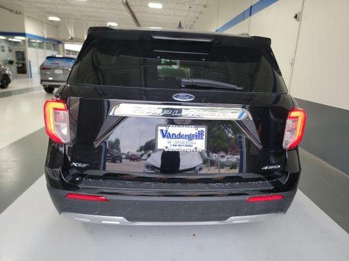 Agate Black Metallic 2022 Ford Explorer XLT