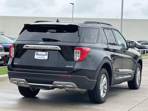 Agate Black Metallic 2022 Ford Explorer XLT