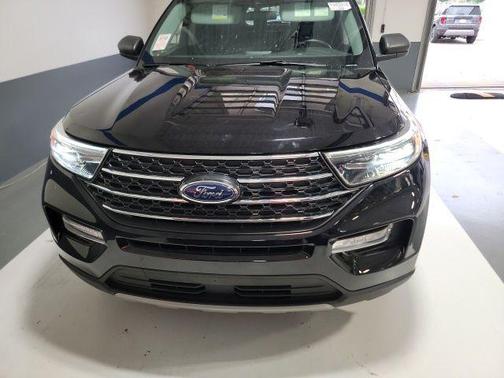 Agate Black Metallic 2022 Ford Explorer XLT