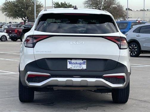 Snow White Pearl 2023 Kia Sportage LX