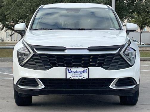 Snow White Pearl 2023 Kia Sportage LX