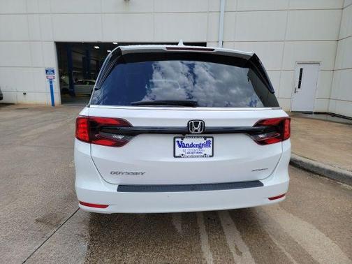 Platinum White Pearl 2024 Honda Odyssey Sport