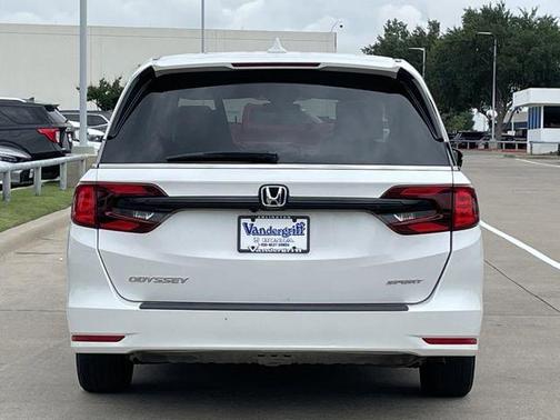 Platinum White Pearl 2024 Honda Odyssey Sport