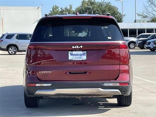 2023 Kia Carnival SX