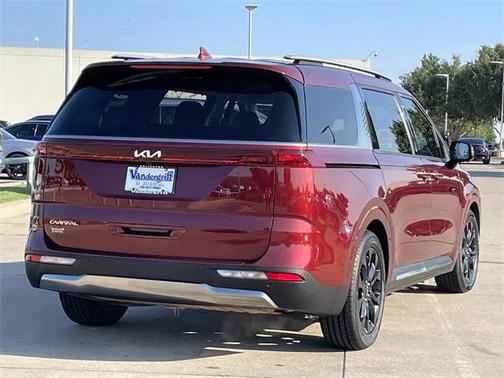 2023 Kia Carnival SX