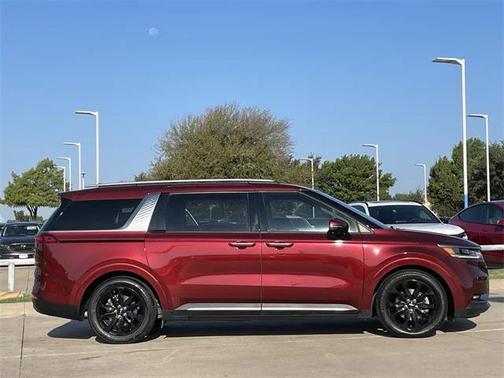 2023 Kia Carnival SX