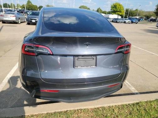 2022 Tesla Model Y Long Range Dual Motor All-Wheel Drive