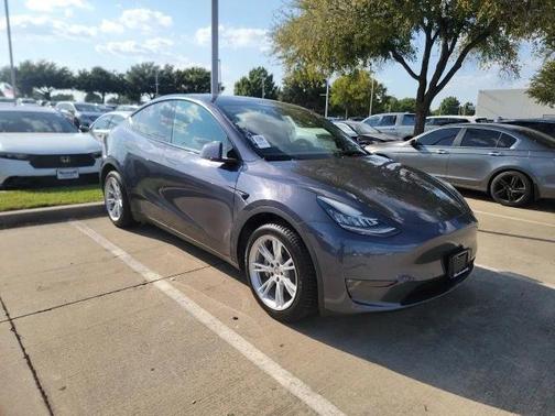 2022 Tesla Model Y Long Range Dual Motor All-Wheel Drive