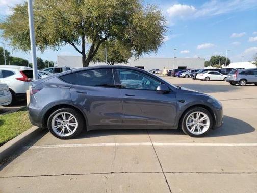 2022 Tesla Model Y Long Range Dual Motor All-Wheel Drive