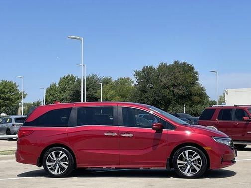 Green 2024 Honda Odyssey Touring