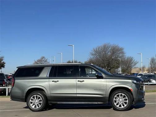 2023 Chevrolet Suburban Premier