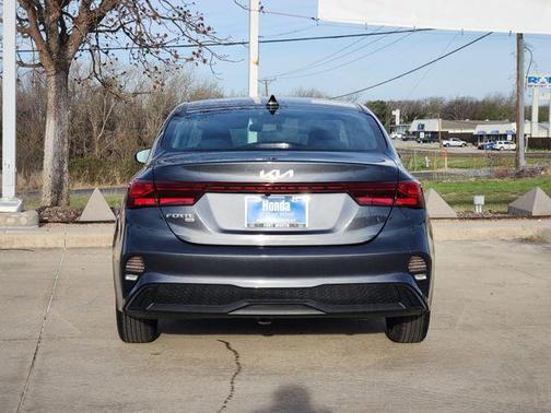 Gravity Gray 2024 Kia Forte LX