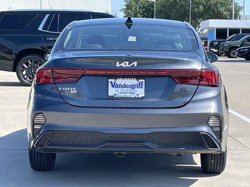 Gravity Gray 2024 Kia Forte LX