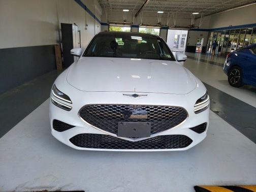 Uyuni White 2023 Genesis G70 3.3T AWD