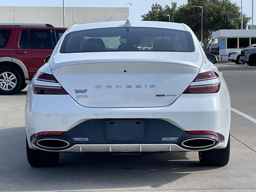 Uyuni White 2023 Genesis G70 3.3T AWD