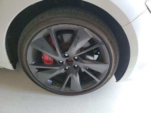 Uyuni White 2023 Genesis G70 3.3T AWD