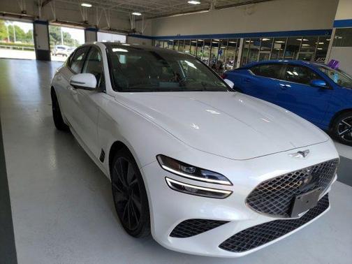 Uyuni White 2023 Genesis G70 3.3T AWD