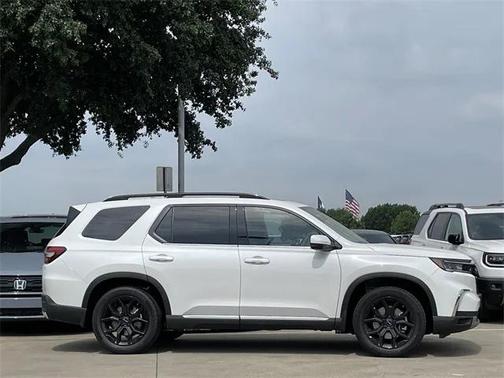 2025 Honda Pilot Touring 8-Passenger