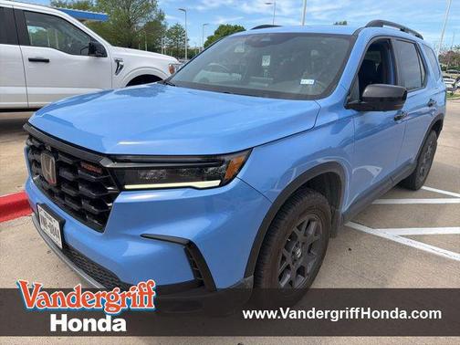 Diffused Sky Pearl 2025 Honda Pilot TrailSport