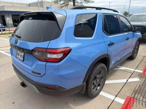 Diffused Sky Pearl 2025 Honda Pilot TrailSport
