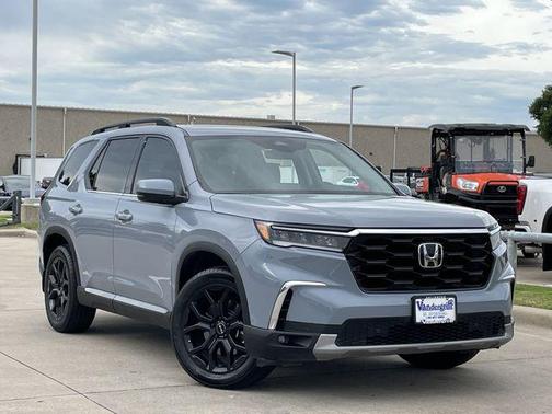 Sonic Gray Pearl 2025 Honda Pilot Touring 8-Passenger
