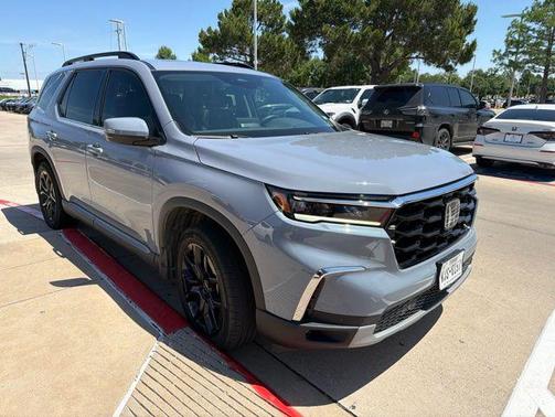 Sonic Gray Pearl 2025 Honda Pilot Touring 8-Passenger