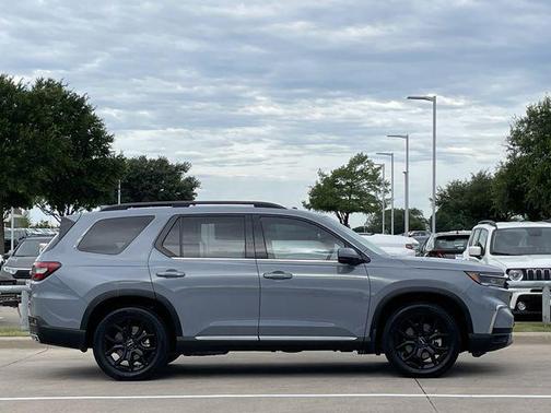 Sonic Gray Pearl 2025 Honda Pilot Touring 8-Passenger