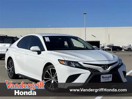 2020 Toyota Camry SE