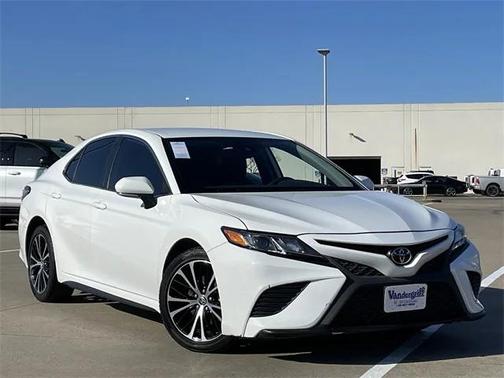 2020 Toyota Camry SE