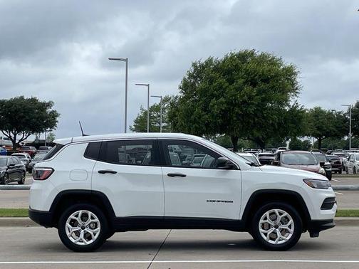 Bright White Clearcoat 2025 Jeep Compass Sport
