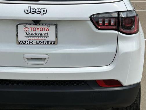 Bright White Clearcoat 2025 Jeep Compass Sport