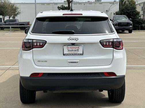 Bright White Clearcoat 2025 Jeep Compass Sport