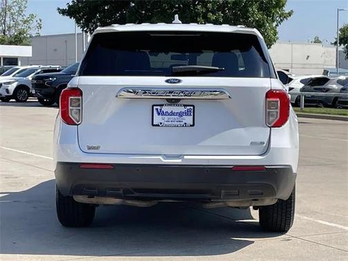 2020 Ford Explorer Base