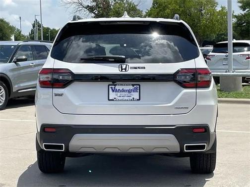 2025 Honda Pilot Touring 8-Passenger