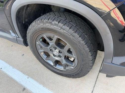 Crystal Black Pearl 2025 Honda Pilot TrailSport