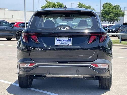 Black Pearl 2024 Hyundai TUCSON SE