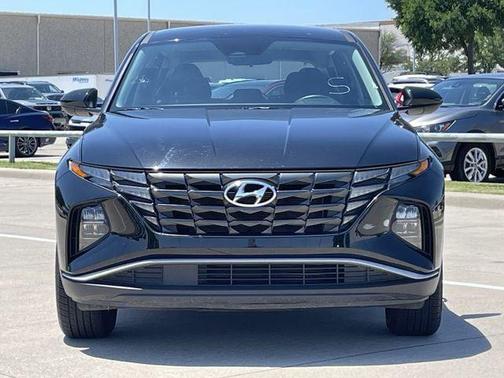 Black Pearl 2024 Hyundai TUCSON SE