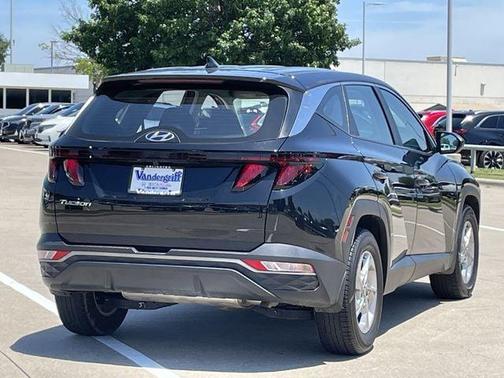 Black Pearl 2024 Hyundai TUCSON SE
