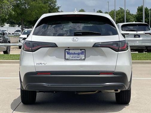 Platinum White Pearl 2026 Honda HR-V LX