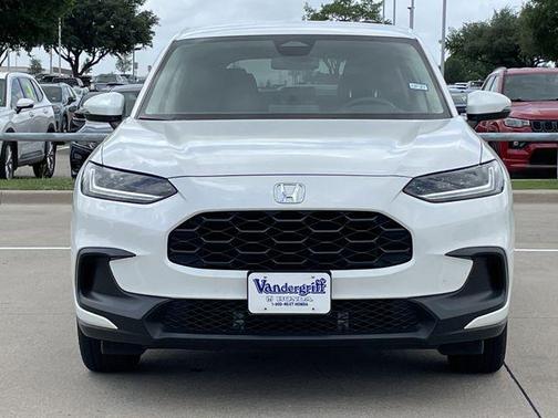 Platinum White Pearl 2026 Honda HR-V LX